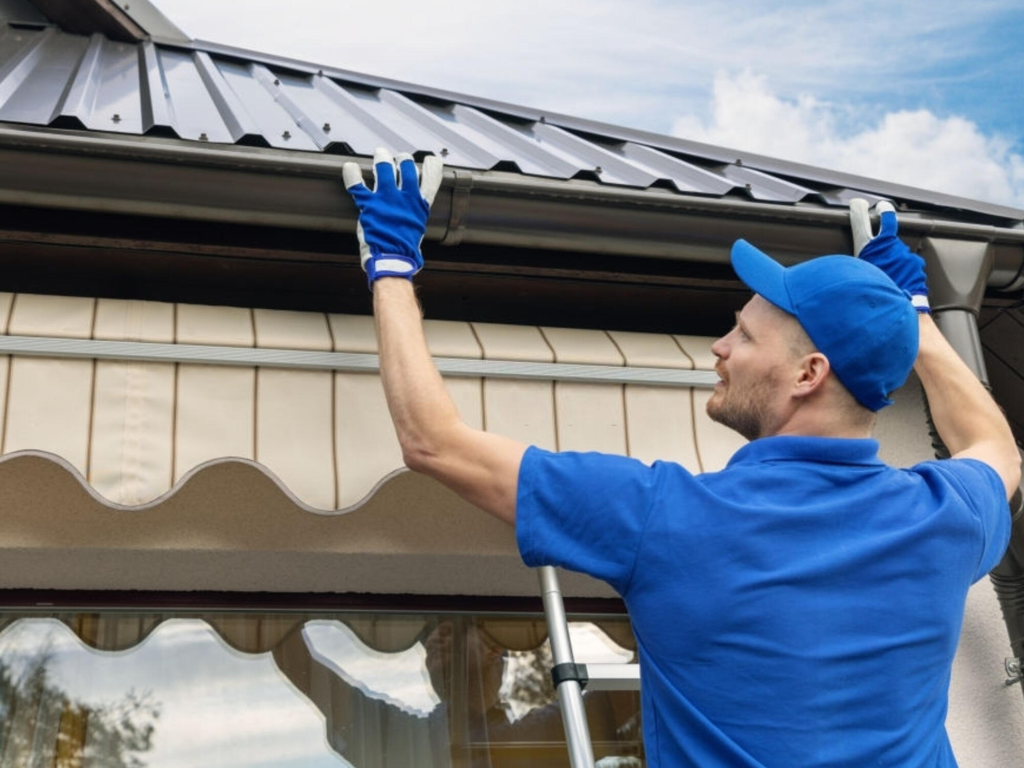 EAVESTROUGH INSTALLATION CALGARY EAVESTROUGH INSTALLATION CALGARY